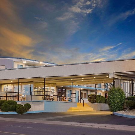 Travelodge By Wyndham Page, View Of Lake Powell Exterior photo