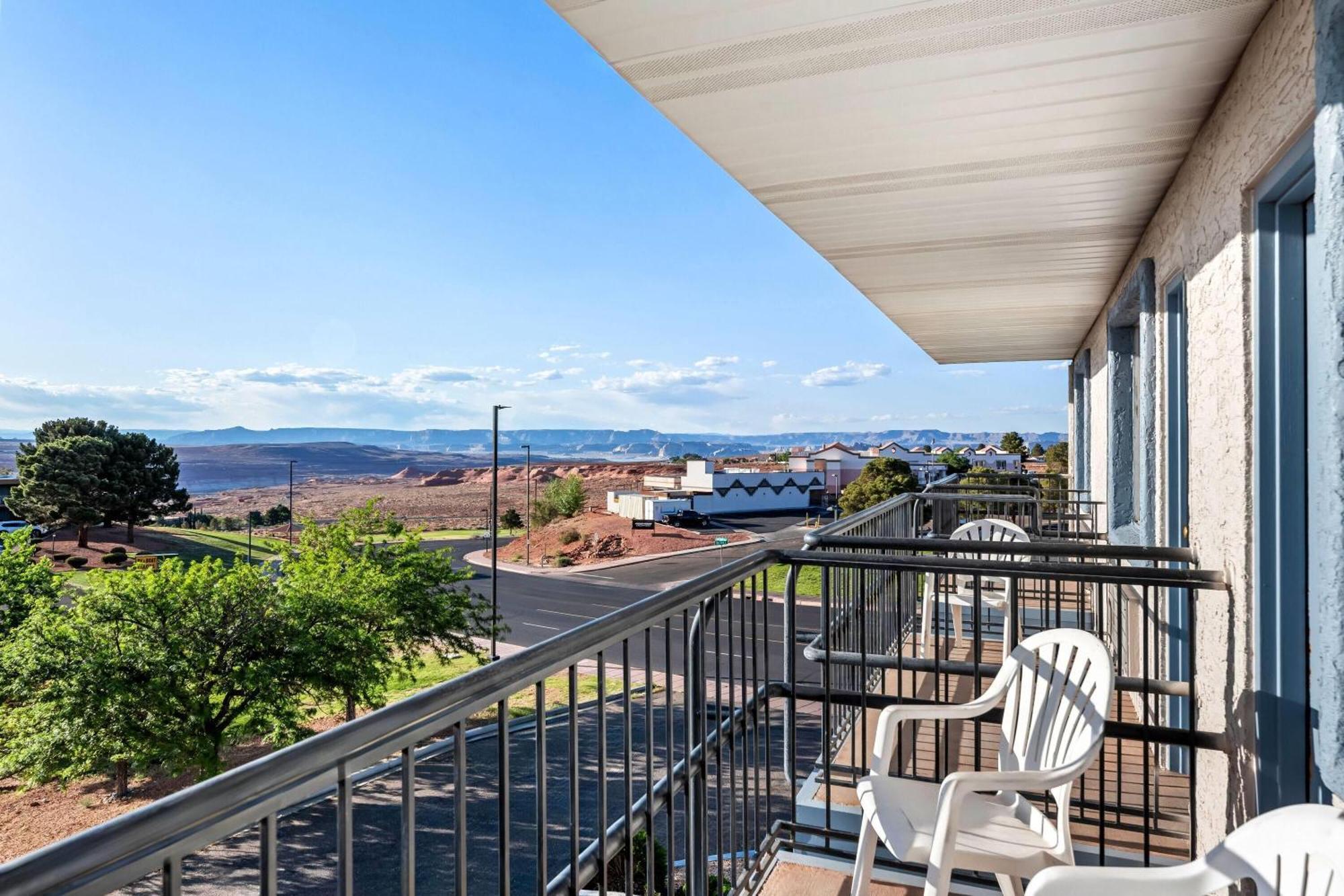 Travelodge By Wyndham Page, View Of Lake Powell Exterior photo