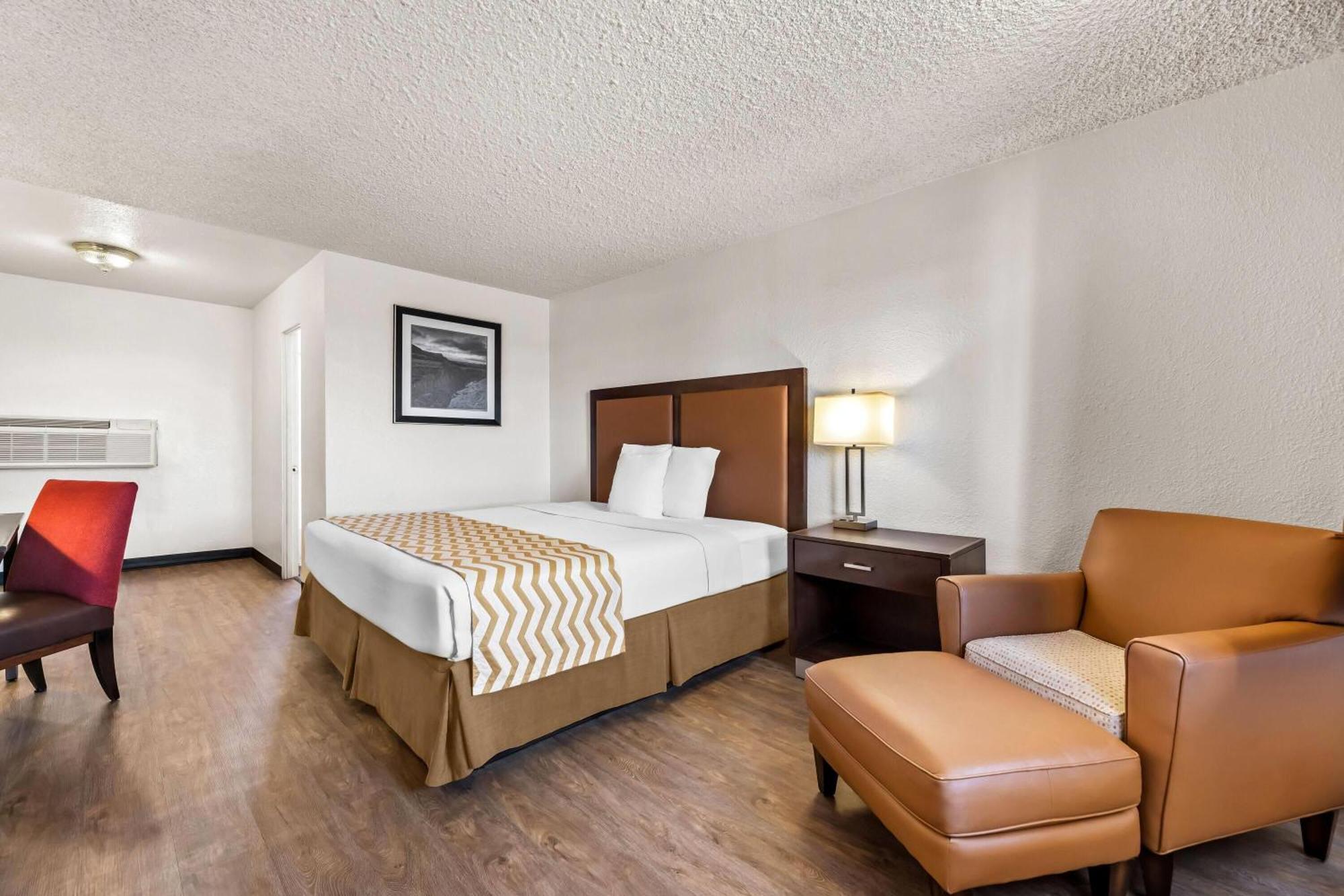 Travelodge By Wyndham Page, View Of Lake Powell Exterior photo