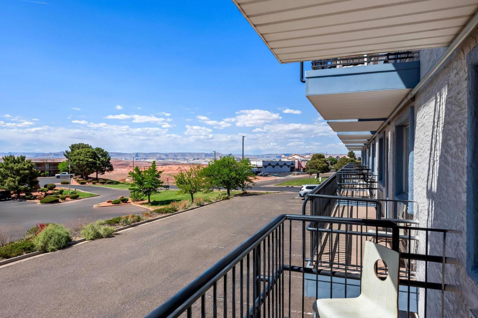 Travelodge By Wyndham Page, View Of Lake Powell Exterior photo