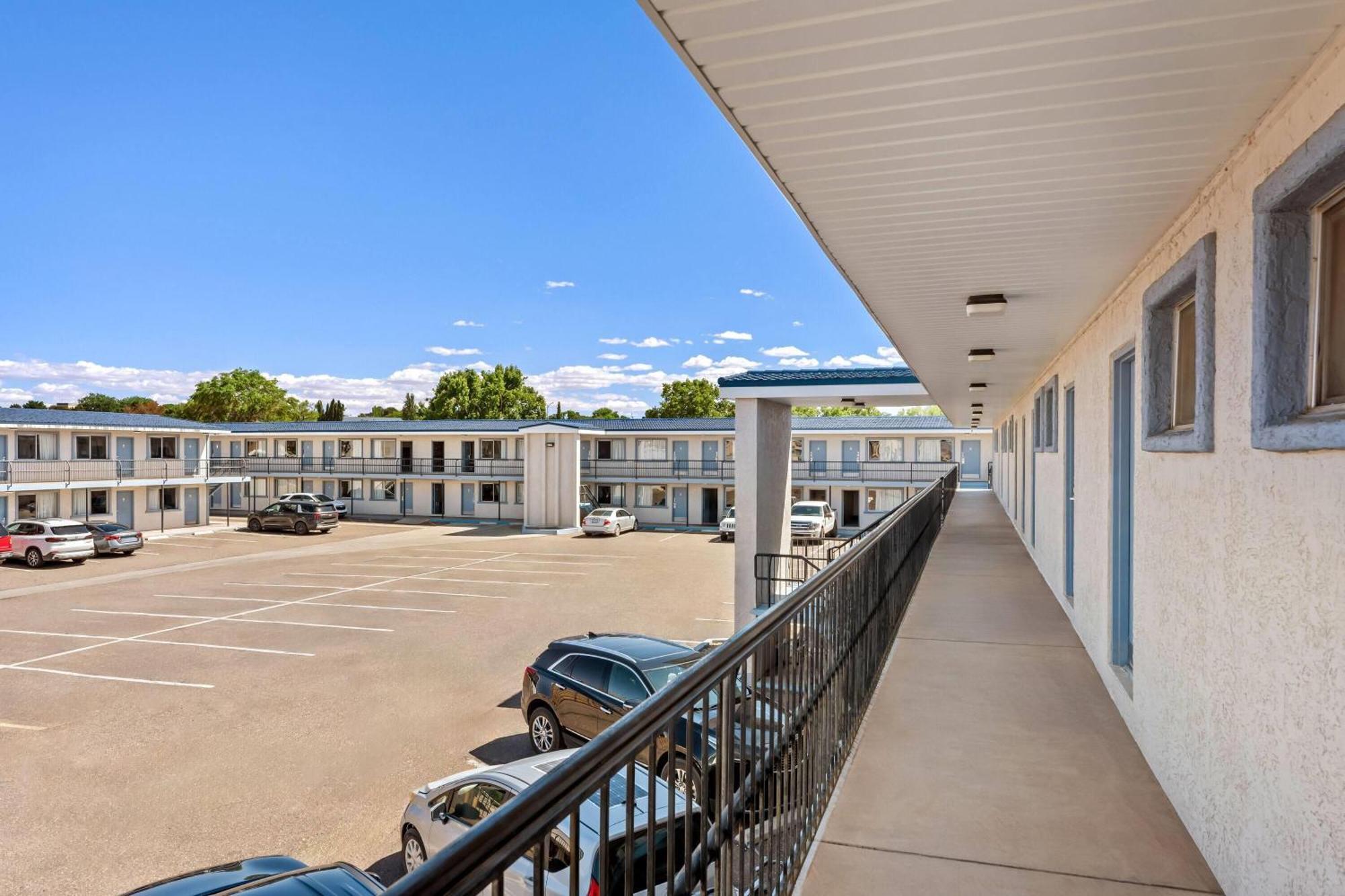 Travelodge By Wyndham Page, View Of Lake Powell Exterior photo