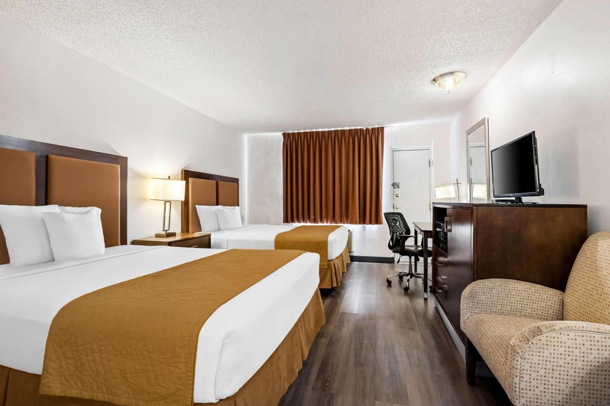 Travelodge By Wyndham Page, View Of Lake Powell Exterior photo