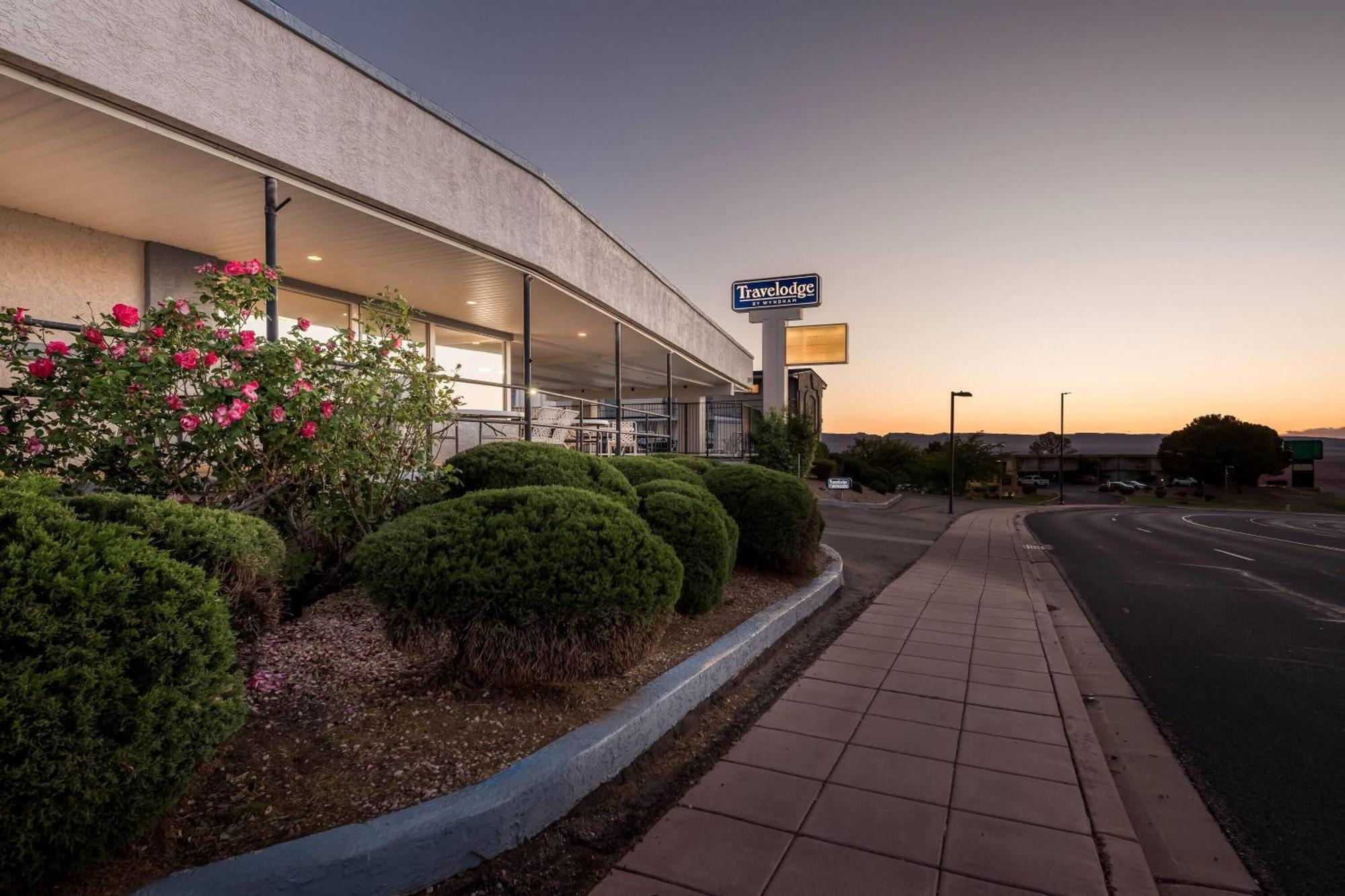 Travelodge By Wyndham Page, View Of Lake Powell Exterior photo